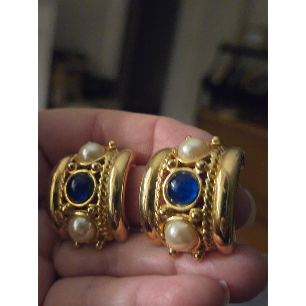 Joan River Signed Vintage Statement Earrings Clip Gold Blue Glass Pearl Cabochon - Picture 2 of 7